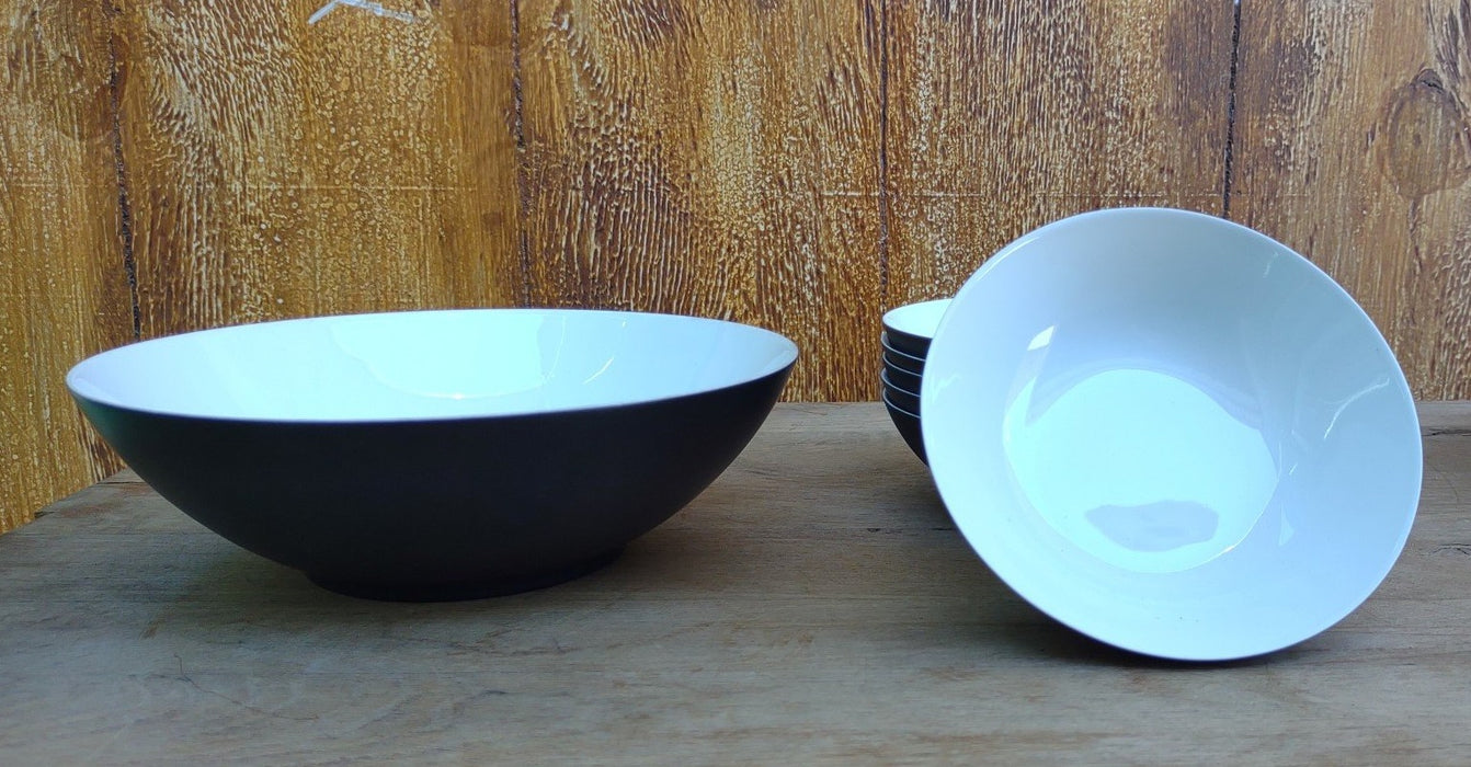 SET OF BLACK AND WHITE SERVING BOWL AND 6 SMALL BOWLS