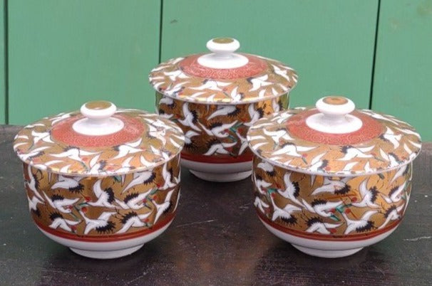 SET OF 3 JAPANESE LIDDED PORCELAIN CUPS