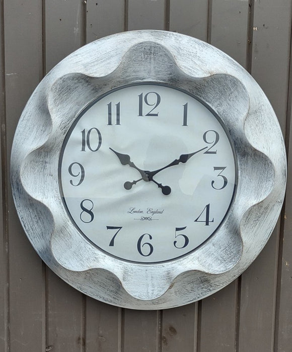 LARGE MODERN SILVER CLOCK