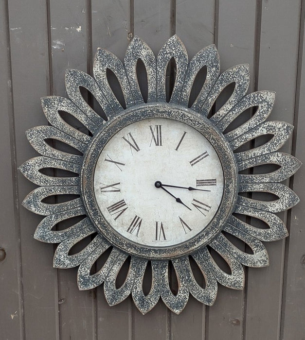 LARGE FLOWER CLOCK