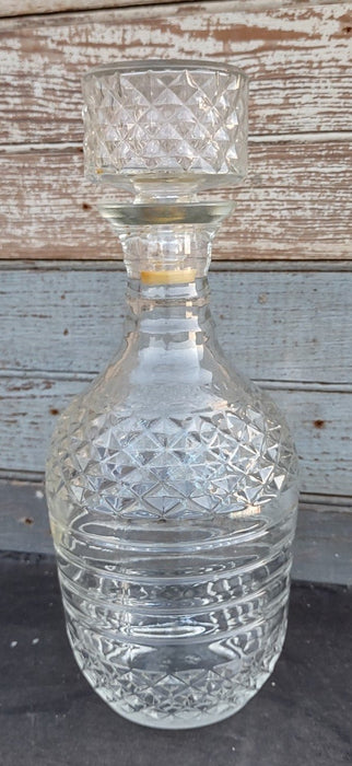 CLEAR GLASS DECANTER WITH STOPPER