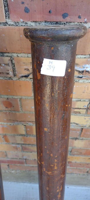 PAIR OF SMALL OAK COLUMNS
