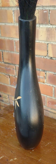 BLACK VASE WITH INLAY AND BLACK FEATHERS
