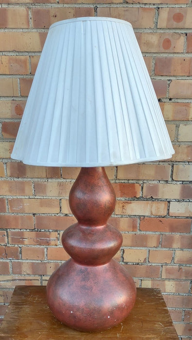 BULBOUS PLASTER LAMP