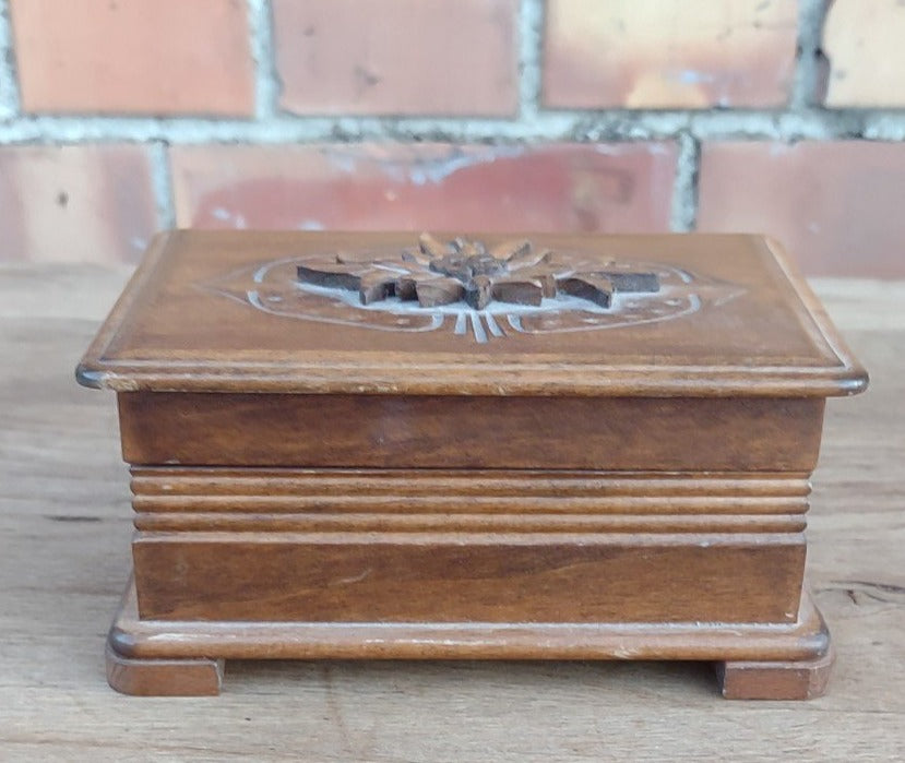 SMALL WALNUT BOX