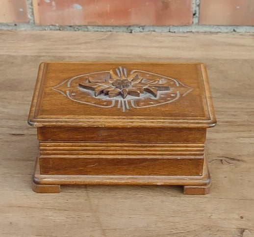 SMALL WALNUT BOX