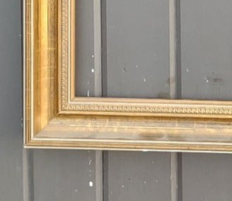 MEDIUM GOLD FRAME