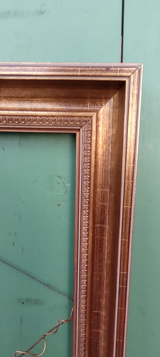 MEDIUM GOLD FRAME