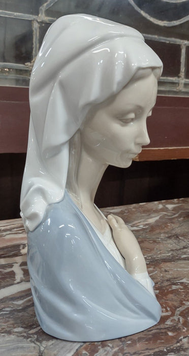 LLADRO BUST OF A YOUNG LADY