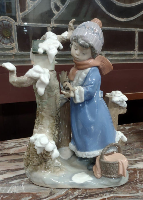 LLADRO CHILD  BY A TREE