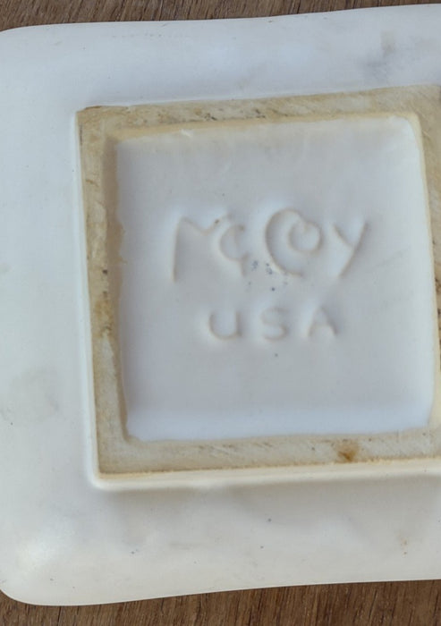 MCCOY POTTERY WHITE DISH/PLANTER