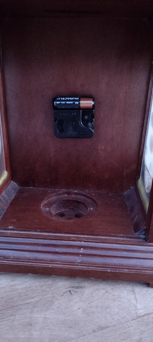 BULOVA MANTLE CLOCK WITH BATTERY MOVEMENT