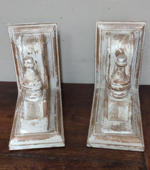 PAIR OF NOT OLD CORBELL BOOK ENDS