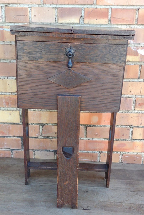 ENGLISH OAK SEWING CADDY