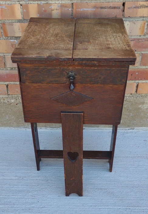ENGLISH OAK SEWING CADDY