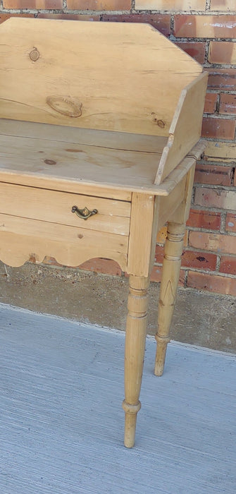 ENGLISH PINE WASH STAND