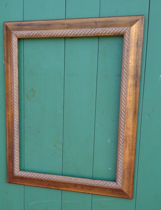 GOLD FRAME WITH ROPE TRIM