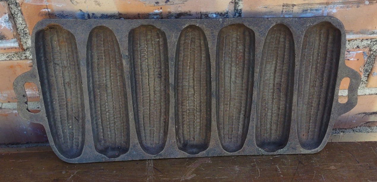 CAST IRON CORN BREAD PAN