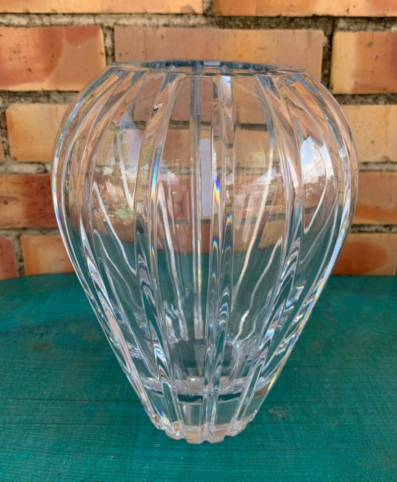 TALL BULBOUS CRYSTAL VASE WITH FLUTES