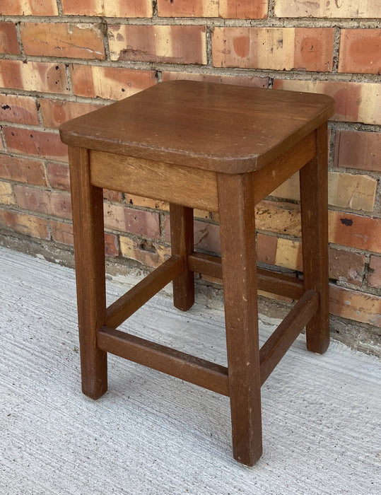 SQUARE STOOL WITH STRETCHERS