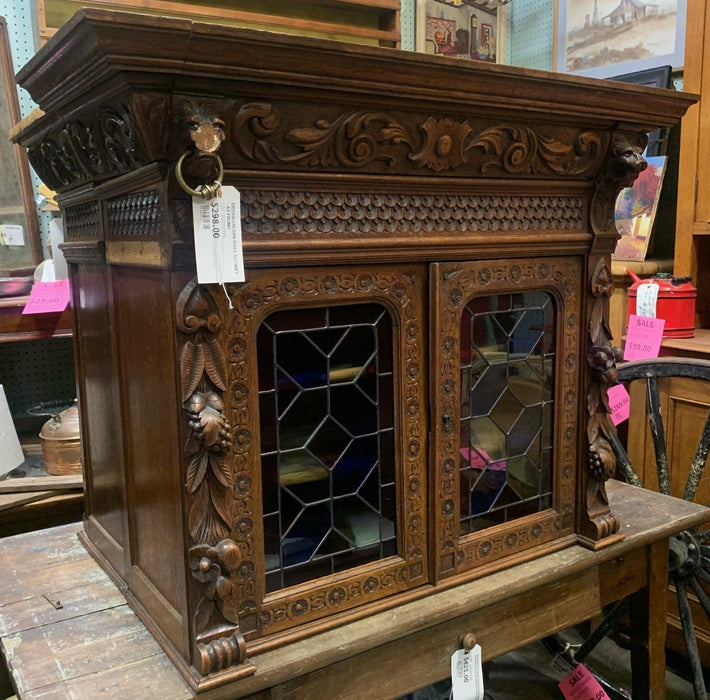 AS FOUND MECHILLIN OAK WALL CABINET