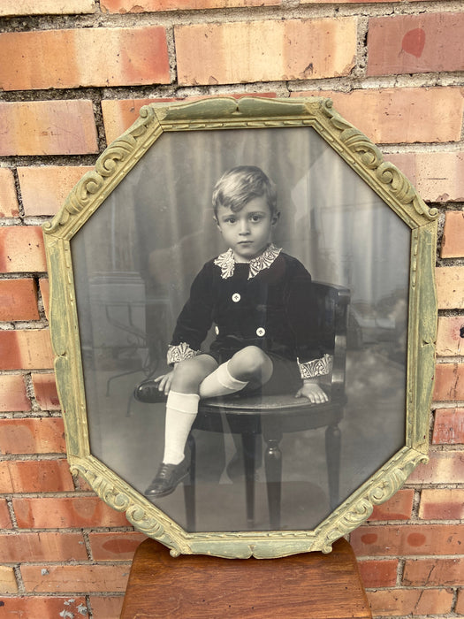 OCTAGONAL FRAME WITH PHOTO OF BOY