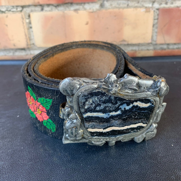 SQUARE BLACK STONE BUCKLE WITH PAINTED BLACK BELT