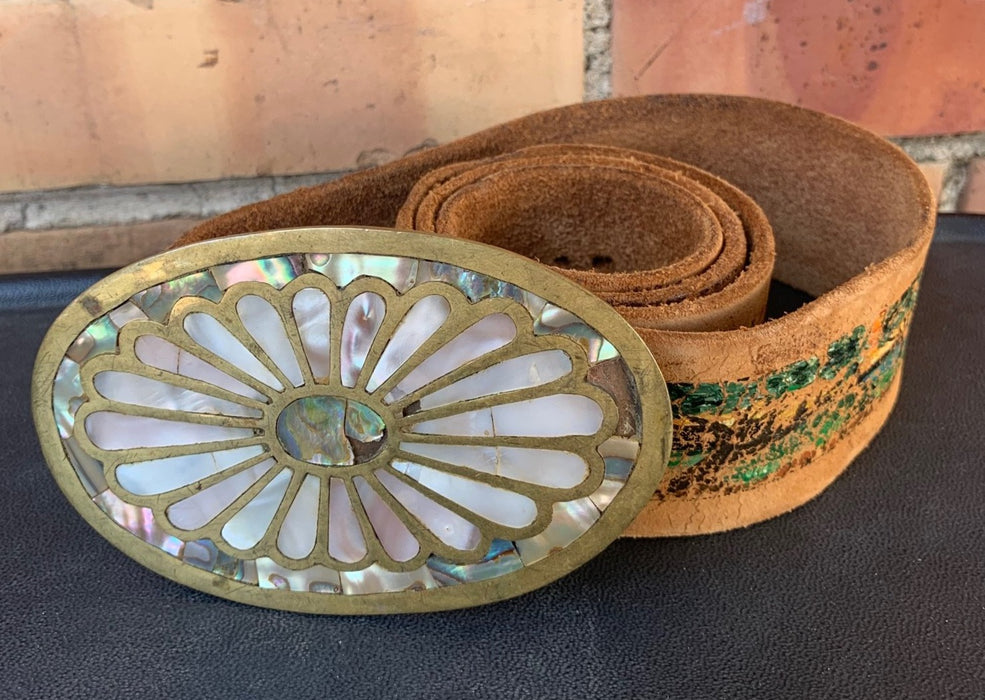 MOTHER OF PEARL BUCKLE ON PAINTED BELT