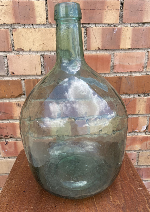 MEDIUM GREEN WINE BOTTLE