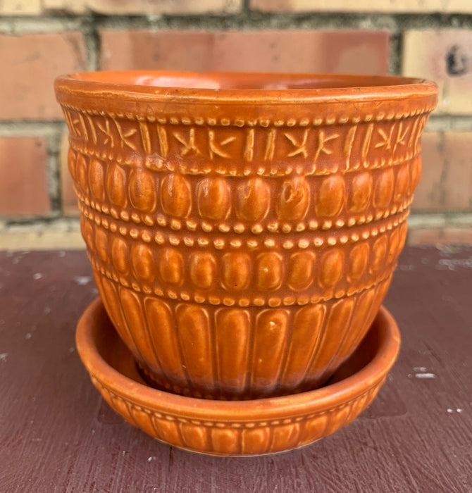 SMALL ORANGE MCCOY PLANTER