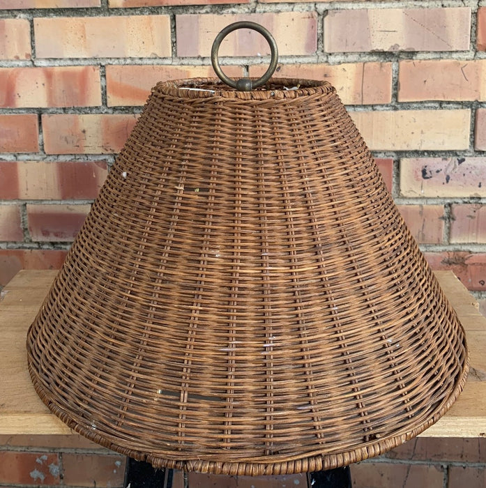 SMALL WICKER SHADE