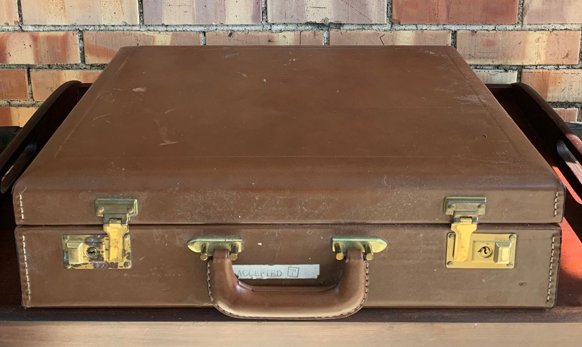 SAMSONITE BRIEF CASE WITH CAMERA SYSTEM