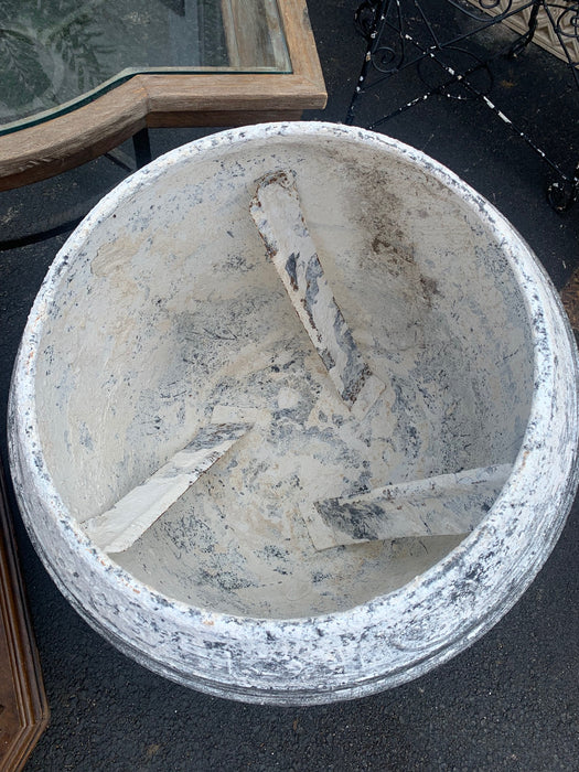 CONCRETE MIXING POT PLANTER