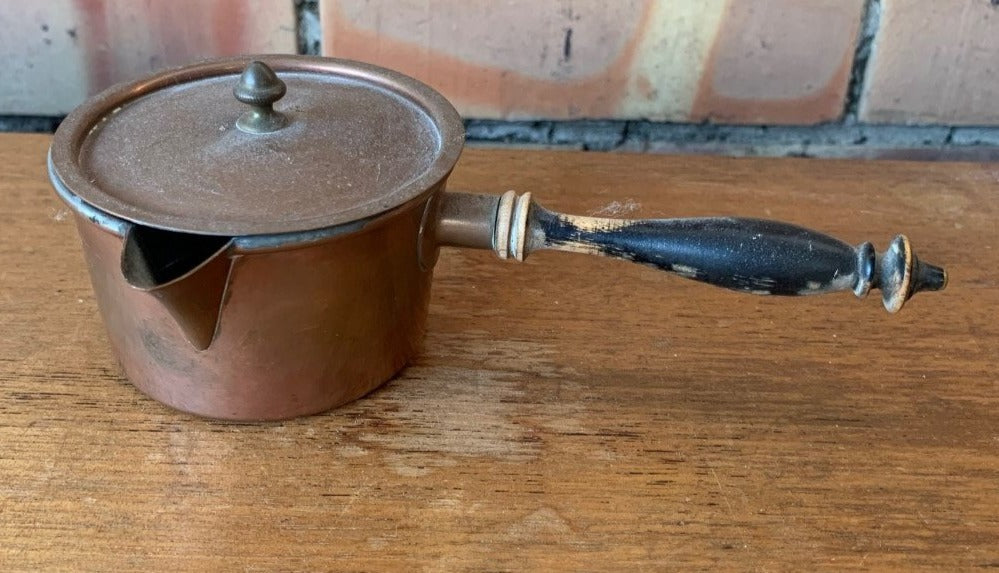 TINY COPER PAN WITH LID AND POUR SPOUT