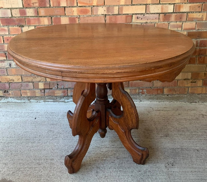 AMERICAN WALNUT RENAISSANCE REVIVAL ROUND CENTER TABLE