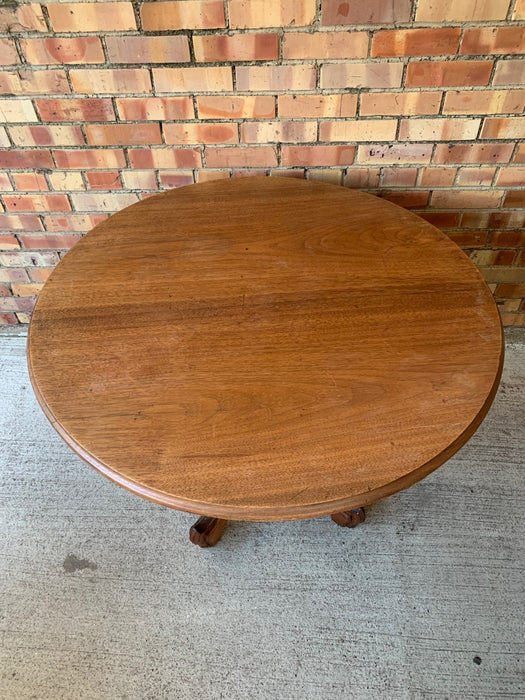 AMERICAN WALNUT RENAISSANCE REVIVAL ROUND CENTER TABLE