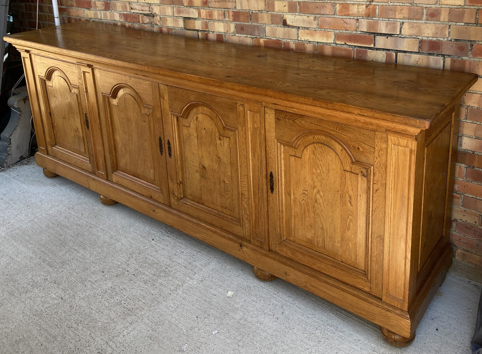 RUSTIC LIGHT OAK SIDEBOARD WITH ARCH DOORS