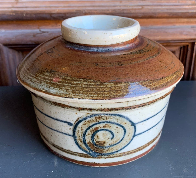 POTTERY DISH WITH BLUE STRIPES AND RICE BOWL LID