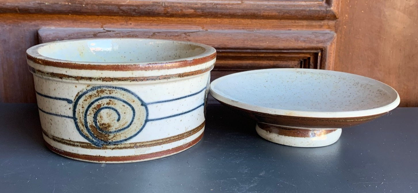 POTTERY DISH WITH BLUE STRIPES AND RICE BOWL LID