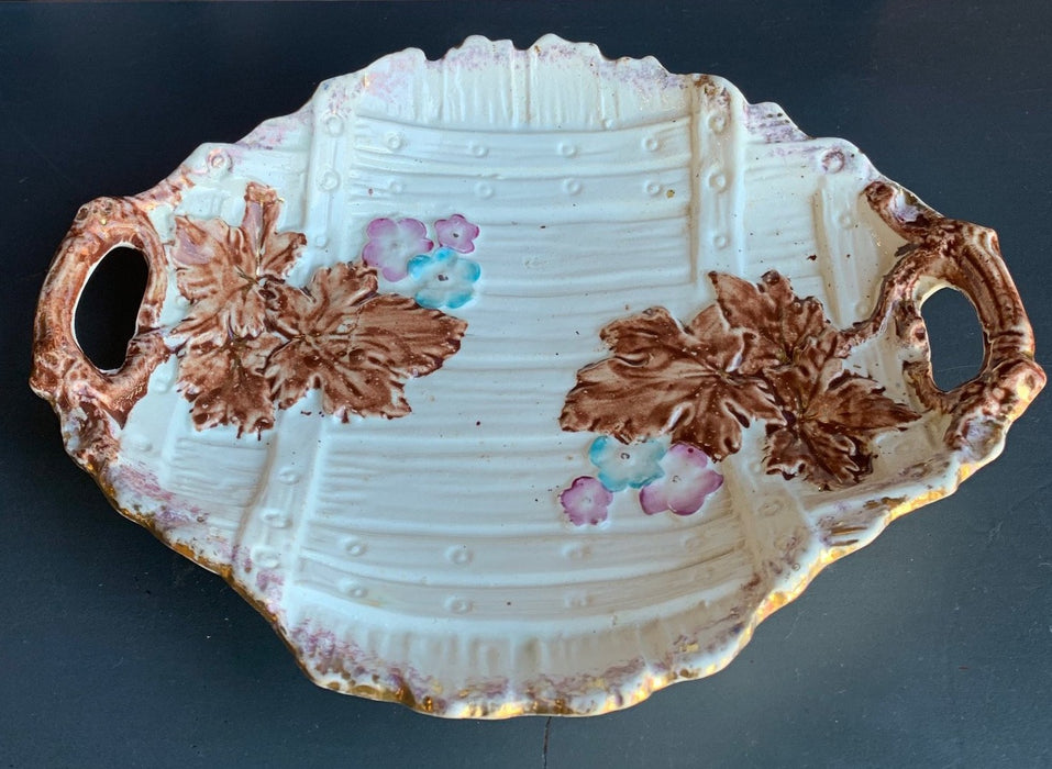 MAPLE LEAF DISH WITH LIGHT BLUE FLOWERS