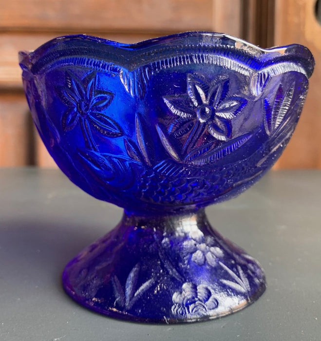 COBALT GLASS FOOTED BOWL WITH FISH