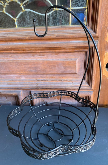 IRON BANANA/FRUIT BASKET