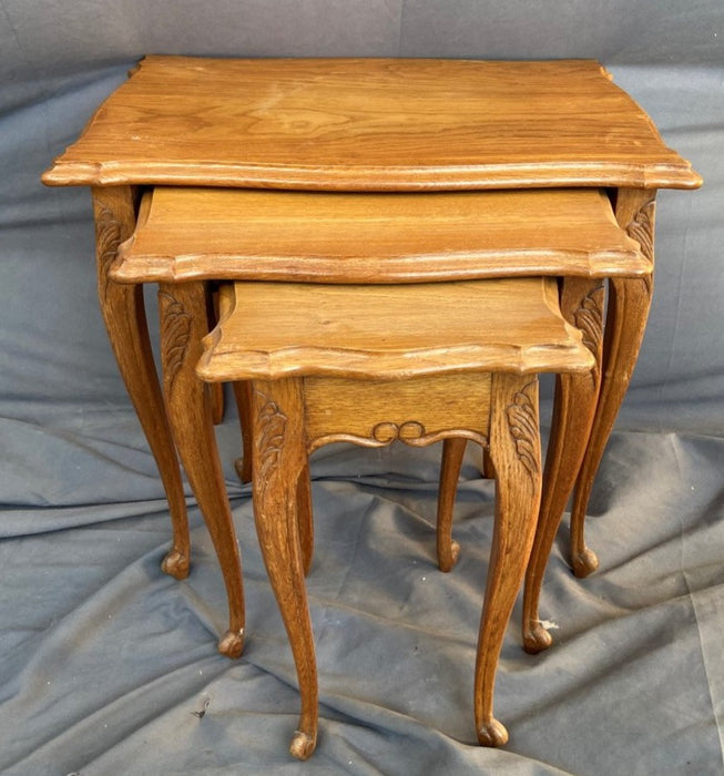 LIGHT OAK COUNTRY FRENCH NESTING TABLE SET