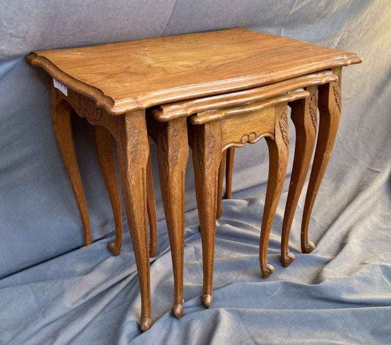 LIGHT OAK COUNTRY FRENCH NESTING TABLE SET