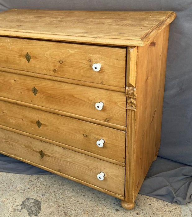 PINE 4-DRAWER CHEST WITH PORCELAIN KNOBS