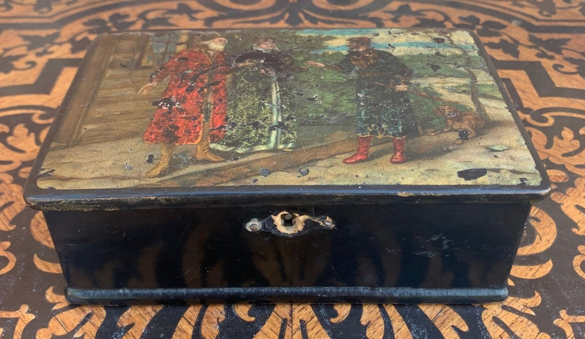 SMALL 19TH CENTURY BLACK PAPER MACHE BOX WITH 3 ARISTOCRATS