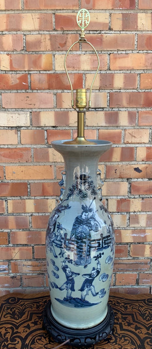 LARGE POTTERY CHINESE LAMP WITH BLUE DETAIL