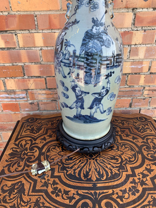 LARGE POTTERY CHINESE LAMP WITH BLUE DETAIL