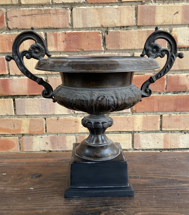 HANDLED BRONZE COLOR URN