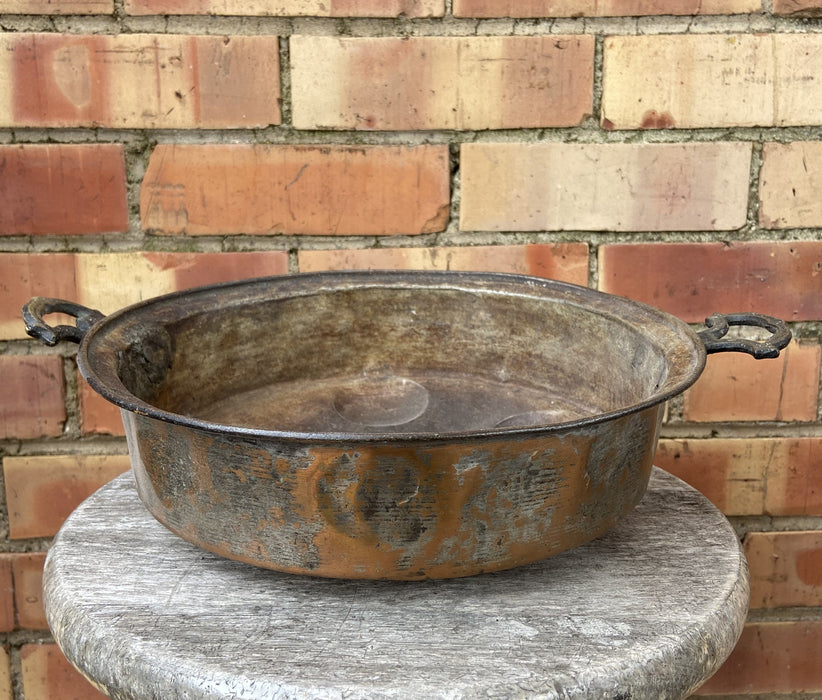 HAMMERED HANDLED COPPER EGG BOWL